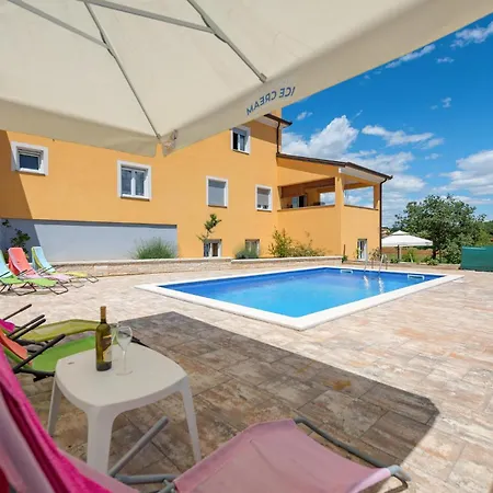 Beautiful In Sorici-kanfanar With Kitchen