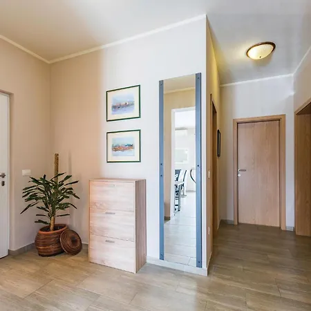 Beautiful In Sorici-kanfanar With Kitchen בית נופש Sorici