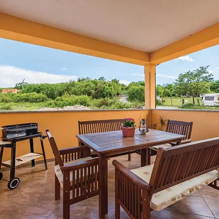 בית נופש Beautiful In Sorici-kanfanar With Kitchen Sorici